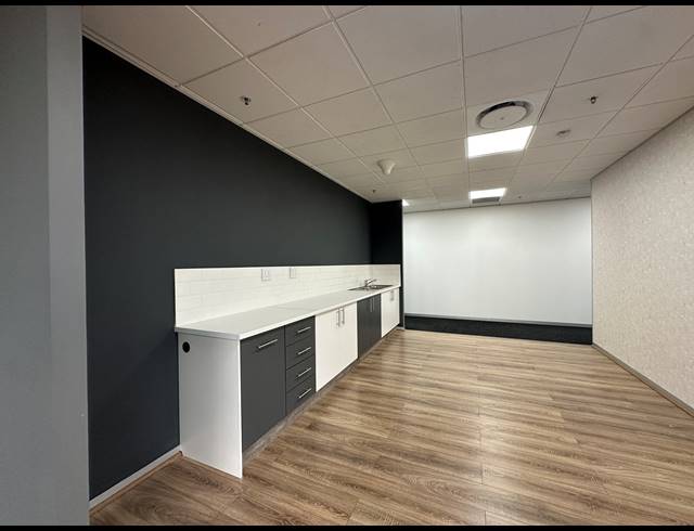 270M² OFFICE TO LET IN SANDTON CENTRAL